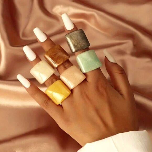 1 Pc Design Acrylic Resin Rings  Wide Thick Dome Knuckle Size 7.5 - Picture 1 of 11